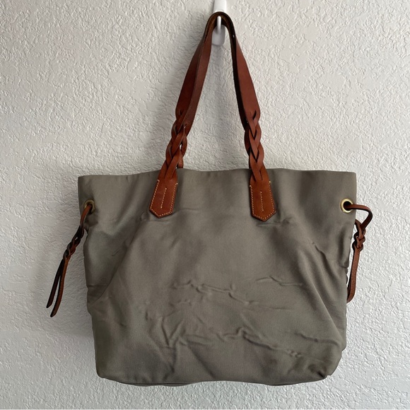 Dooney & Bourke Large Vinyl Oatmeal Tan Leather Braided Handle Shopper Tote Bag - Picture 2 of 7